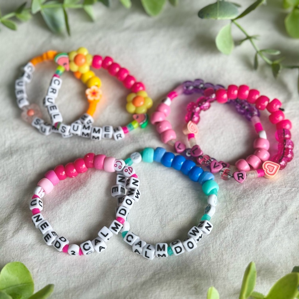 Taylor Swift Friendship Bracelets (Lover Album)